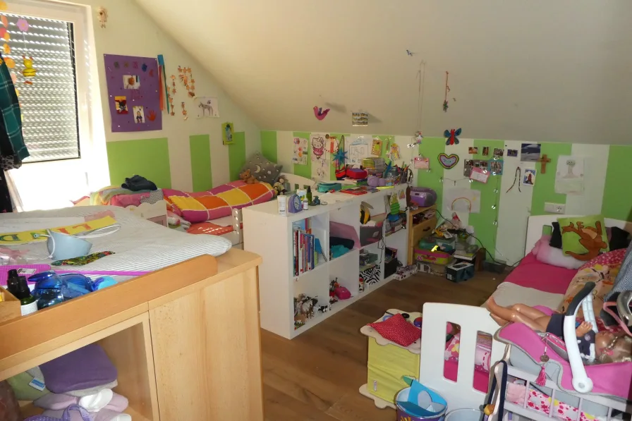 2. Kinderzimmer/ Gast 