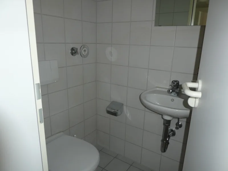 WC mit Waschbecken