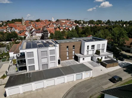 Außenansicht mit Stadtblick - Wohnung mieten in Pfullendorf - Hochwertige Penthousewohnung mit herrlichem Ausblick! Erstbezug!