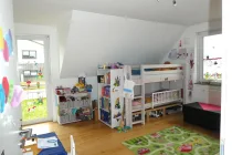 Geräumiges Kinderzimmer