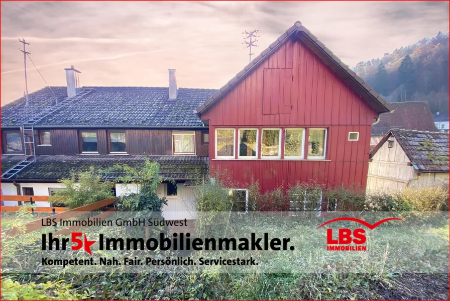 Außenansicht - Haus kaufen in Oberndorf - Doppelhaushälfte mit Stil und viel Platz!