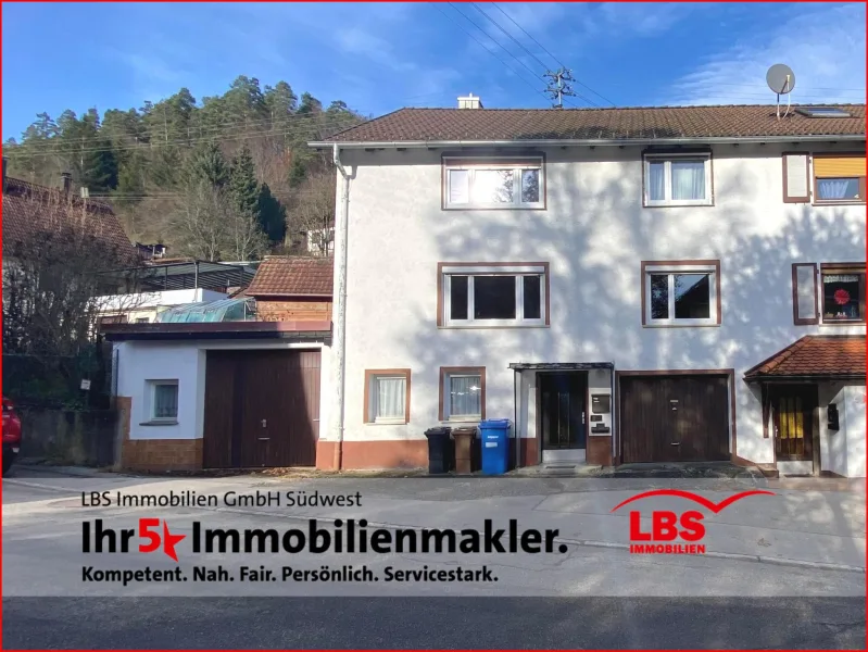 Außenansicht - Haus kaufen in Oberndorf - Doppelhaushälfte mit Stil und viel Platz!