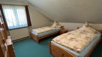 Schlafzimmer/Kinderzimmer (DG)