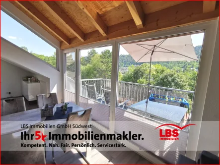 Terrasse - Wohnung kaufen in Epfendorf - Gemütliche Dachgeschosswohnung in toller Aussichtslage