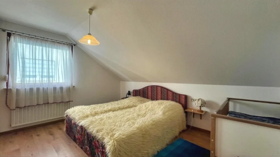 Schlafzimmer DG