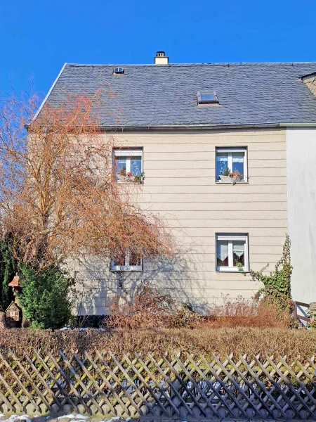  - Haus kaufen in Hof - Solide DHH in beliebter Stadtlage!