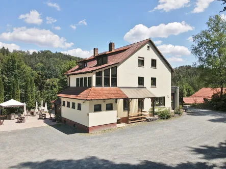  - Haus kaufen in Wilhelmsthal - GELEGENHEIT! Restaurant, Eventlocation, Zimmer und Wohnung in malerischer Lage