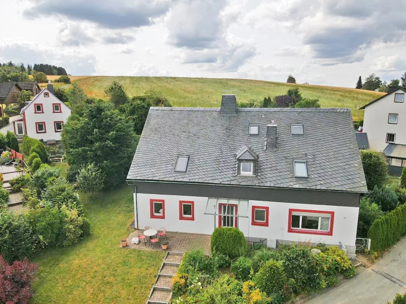 Haupthaus - Haus kaufen in Geroldsgrün - Landlust - Zwei Häuser mit Blick ins Grüne