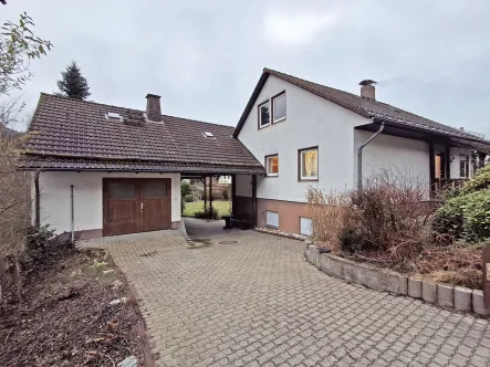  - Haus kaufen in Marktrodach/Zeyern - Einfamilienhaus mit" Gewerbeeinheit" in ruhiger Lage