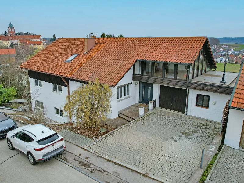 Außenansicht - Haus kaufen in Scheyern - Wohnen mit Weitblick – Haus in Haus im wunderschönen Scheyern