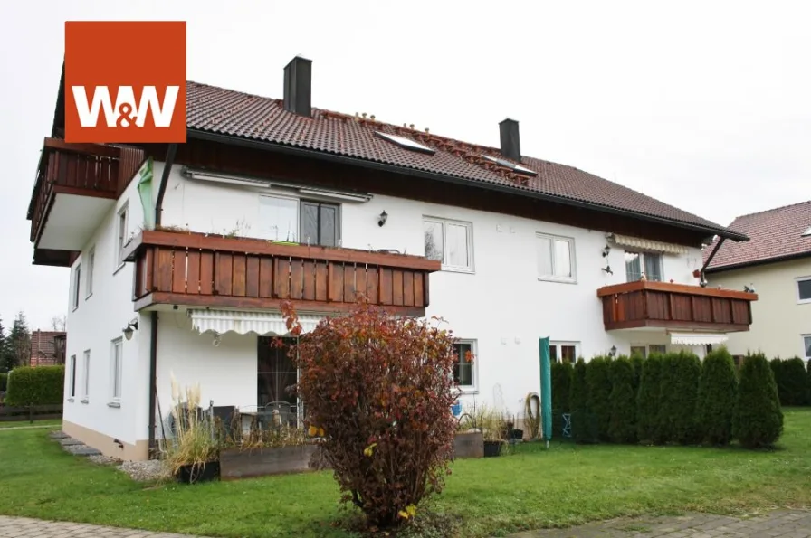  - Haus kaufen in Weitnau / Kleinweiler - Mehrfamilienhaus mit 7 Wohneinheiten und 3 Garagen sowie 6 Kfz-Stellplätzen