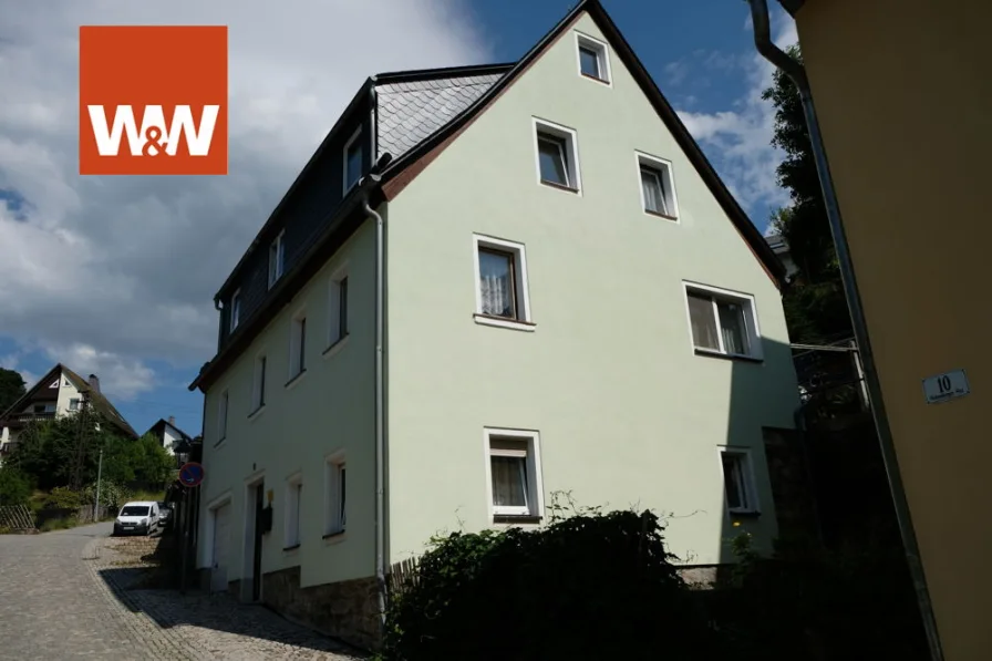 Straßenansicht - Haus kaufen in Schwarzenberg/Erzgebirge - Wunderschönes 1/2 Familienhaus