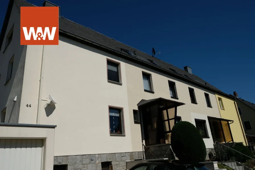 Straßenansicht - Haus kaufen in Schneeberg - Haus sucht glückliche Familie