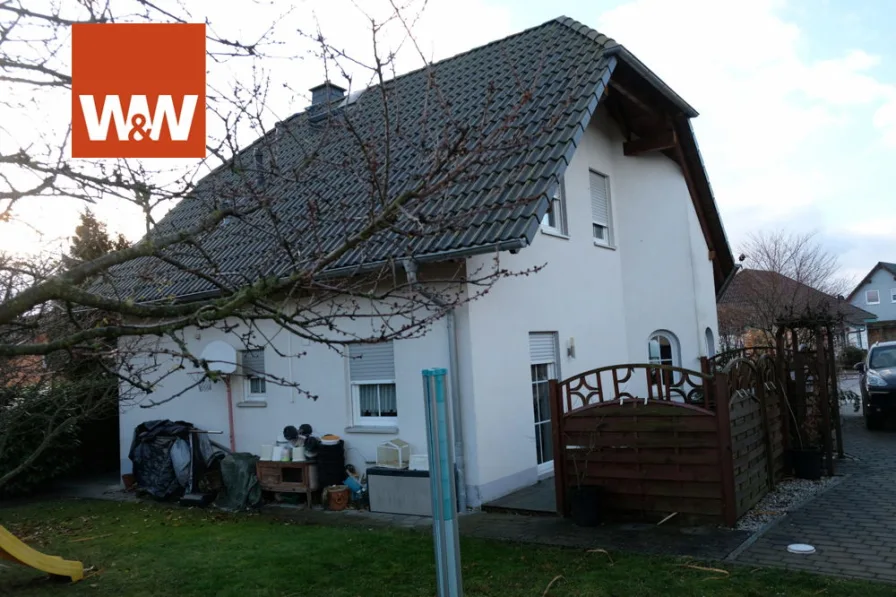 Ansicht - Haus kaufen in Limbach- Oberfrohna - Haus sucht glückliche Familie