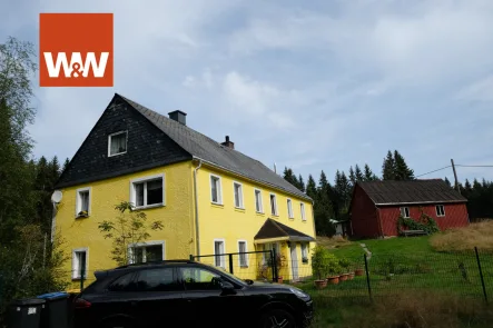 Ansicht - Haus kaufen in Johanngeorgenstadt / Steinbach - Naturparadies am Fuße des Auersbergs – Ein- bis Zweifamilienhaus mit großem Grundstück