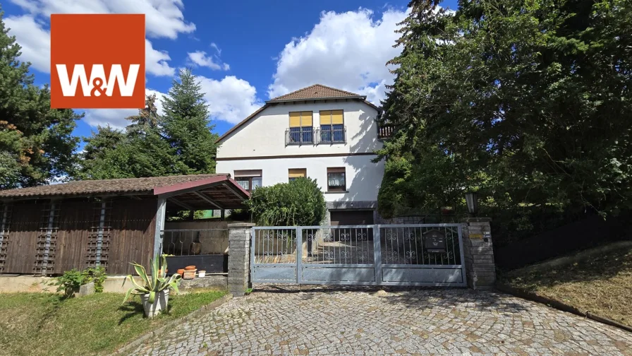 Straßenansicht  - Haus kaufen in Zeitz - Zeitz - 2 Familienhaus am ruhigen Stadtrand, 2 separate Eingänge