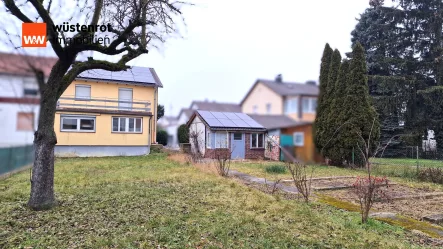 Gartenbereich  - Haus kaufen in Dingolfing - Dingolfing- Gepflegtes Anwesen mit neuer moderner Photovoltaikanlage und großem Garten