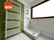 Das Badezimmer mit der neuen Dusche aus 2022