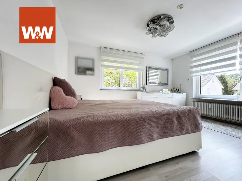 EG - das Schlafzimmer 1 mit 20,11 m² und direkten Zugang zu dem Sonnen-Balkon 