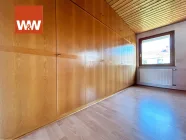 ...und einem riesigen Einbauschrank.