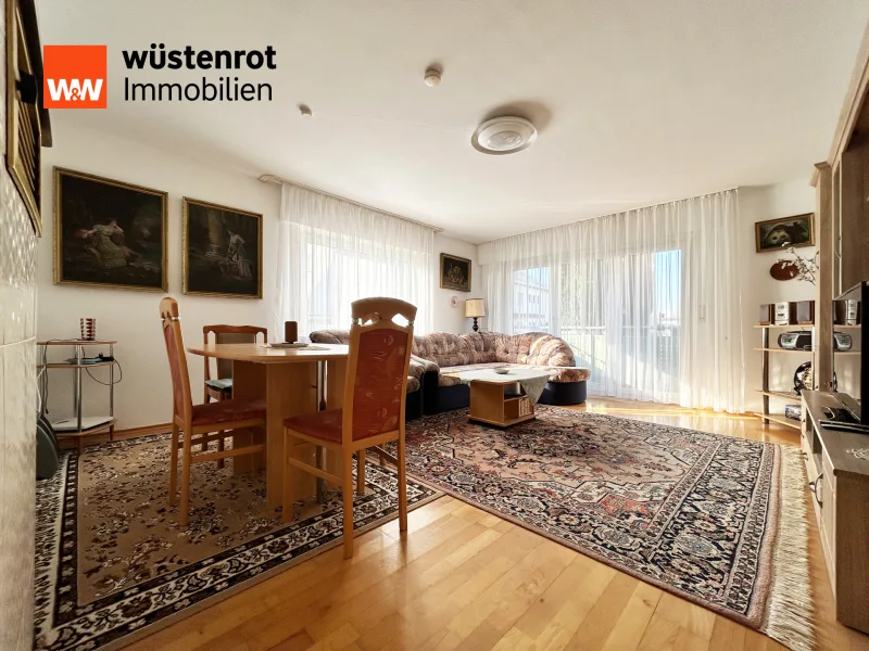 Wohnzimmer IV - Wohnung kaufen in Ludwigsburg-Eglosheim - In der Stadt und doch nah am Favoritenpark.Gemütliche 3 Zimmer auf 68 m² plus Balkon.TOP-Preis.