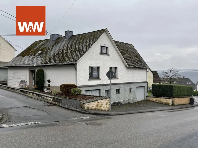 Hausansicht - Haus kaufen in Unnau - Charmantes Eigenheim in Unnau - Stangenrod: Ideal für die kleine Familie!