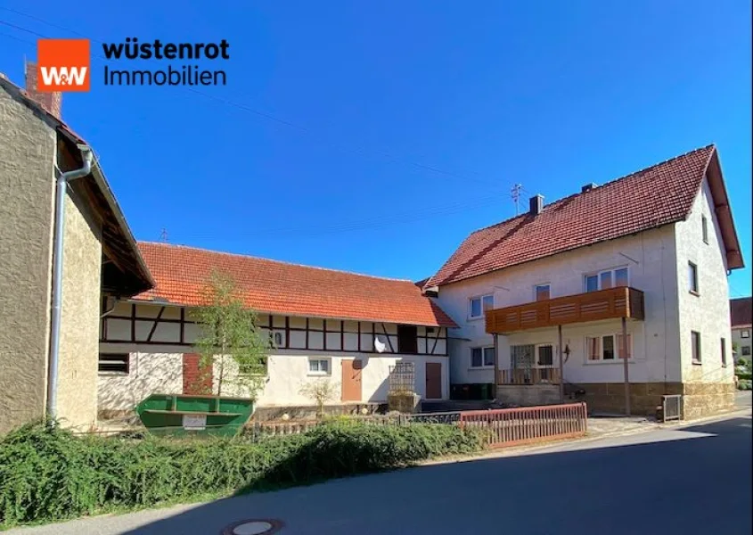 Außenansicht - Haus kaufen in Zapfendorf / Oberoberndorf - Viel Potenzial!Einfamilienhaus mit Nebengebäudenin Zapfendorf-Oberoberndorf