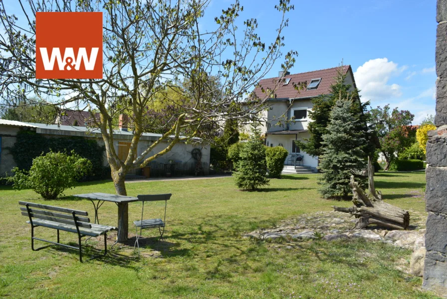 Garten Blick auf das Haus - Haus kaufen in Steinhöfel - Idyllisch gelegenes Einfamilienhaus mit großem Grundstück und Nebengelass in Steinhöfel