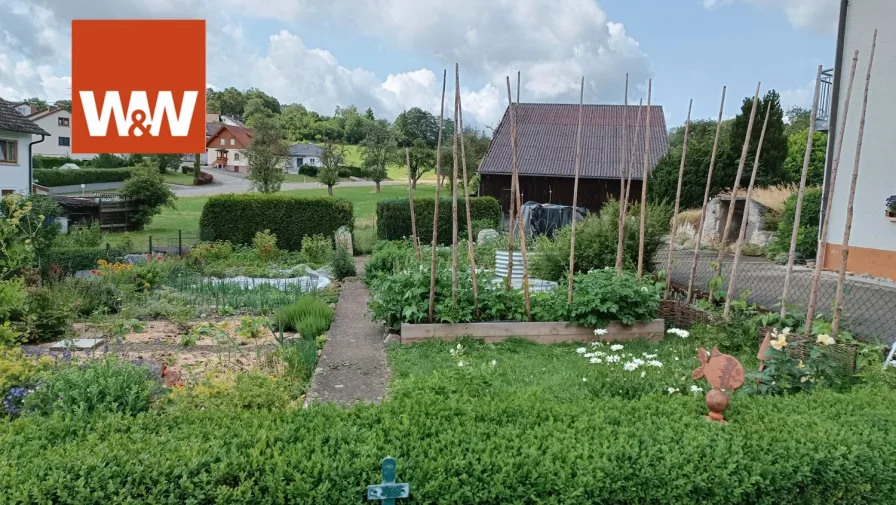 Kräutergarten vor dem Haus