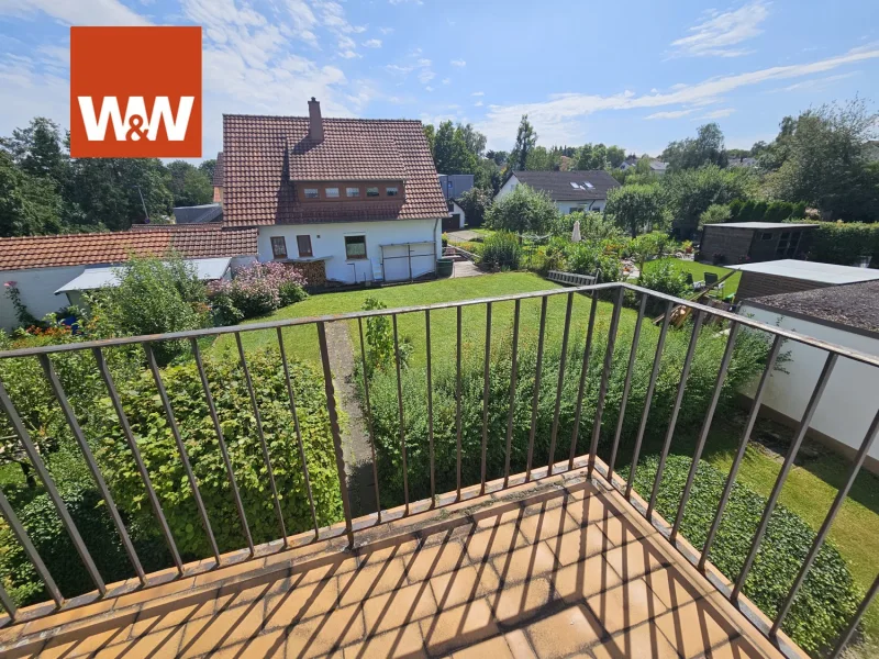 Blick vom Balkon in den Garten