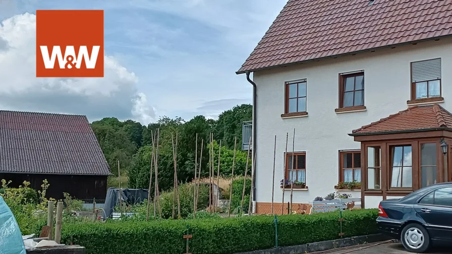 Blick auf den Wohnteil - Haus kaufen in Leibertingen - Kaufen Sie ein Anwesen mit üppig Land, versorgen Sie sich und Ihre Familie selbst.Ihre Chance!!!!