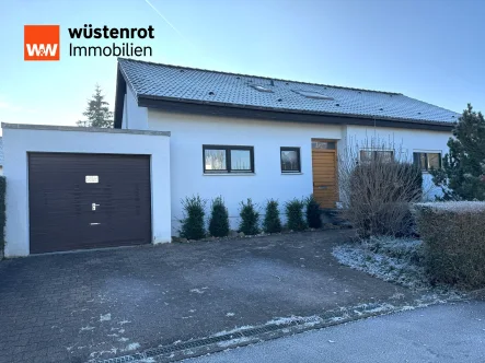 Nord-Ansicht - Haus kaufen in Horb am Neckar / Bildechingen - Familienfreundliches Einfamilienhaus mit viel Platz und Garten