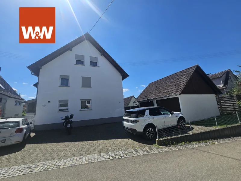 Vorderansicht - Haus kaufen in Haigerloch / Trillfingen - Toll geschnittene Doppelhaushälfte in sonniger Lage von Haigerloch-/Trillfingen.