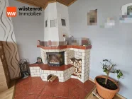 Kamin mit Holzfeuerung