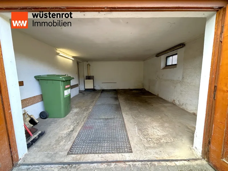 Garage mit Grube