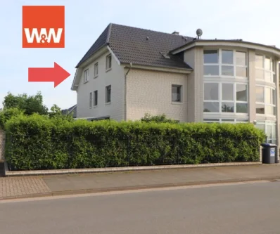 Straßenansicht - Wohnung mieten in Hannover - Attraktive 3-Zimmer-DG in Hannover Stöcken / Schwarze Heide mit Balkon