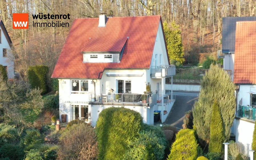 Ansicht - Haus kaufen in Detmold / Spork-Eichenholz - Einfamilienhaus in Detmold Spork-Eichholz mit unverbaubarem Blick ins Grüne