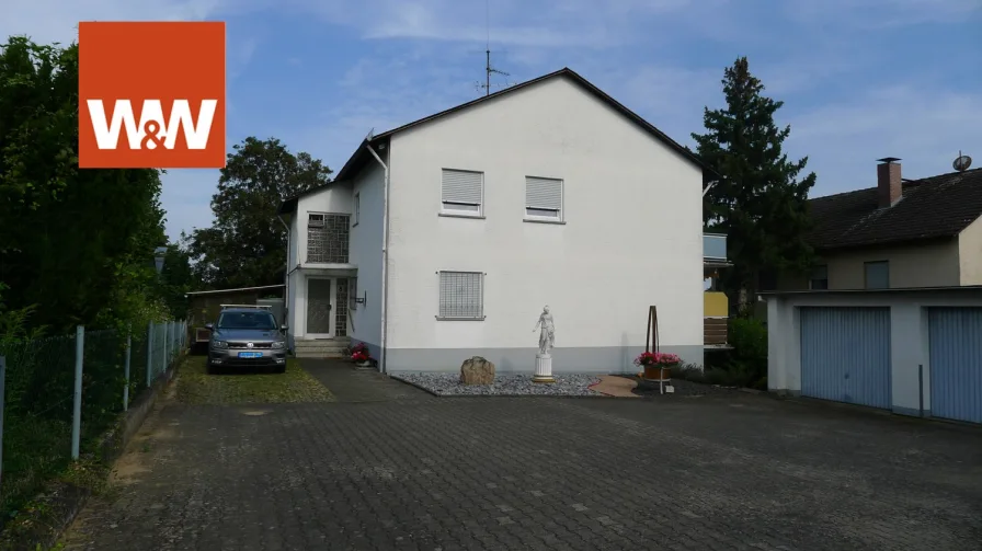 Hauseingang - Wohnung kaufen in Wiesbaden / Biebrich - Große 5 Zi. ETW, perfekt für eine Familie, ruhig gelegen und doch mittendrin