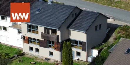 Ansicht von Nordosten-klein - Haus kaufen in Warmensteinach - Generalüberholtes, energetisch optimiertes Wohnhaus in der Ferienregion Fichtelgebirge