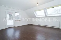 DG Wohnzimmer mit Balkon