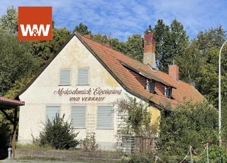 Ansicht von Süden - Haus kaufen in Weidenberg - Wohn- und Gewerbeobjekt zum Sanieren - hier finden Sie viel Platz für die Verwirklichung Ihrer Ziele