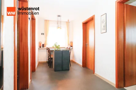 Willkommen in Ihrer neuen Familienoase - Wohnung kaufen in Selb - Selb: Eigentumswohnung mit 2 Balkone und Fernblick!