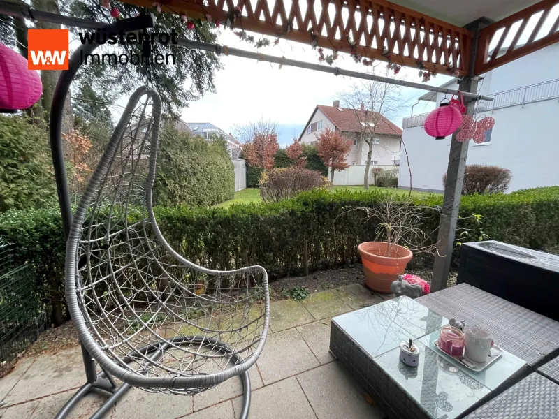 Terrasse - Blick in den Garten