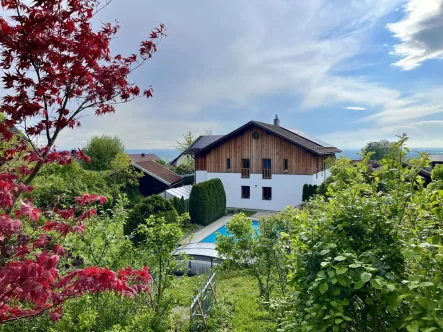 Ansicht - Haus kaufen in Deggendorf - Ihr Traumhaus! Einzigartiges & Energieeffizientes Einfamilienhaus mit Pool und traumhaften Garten