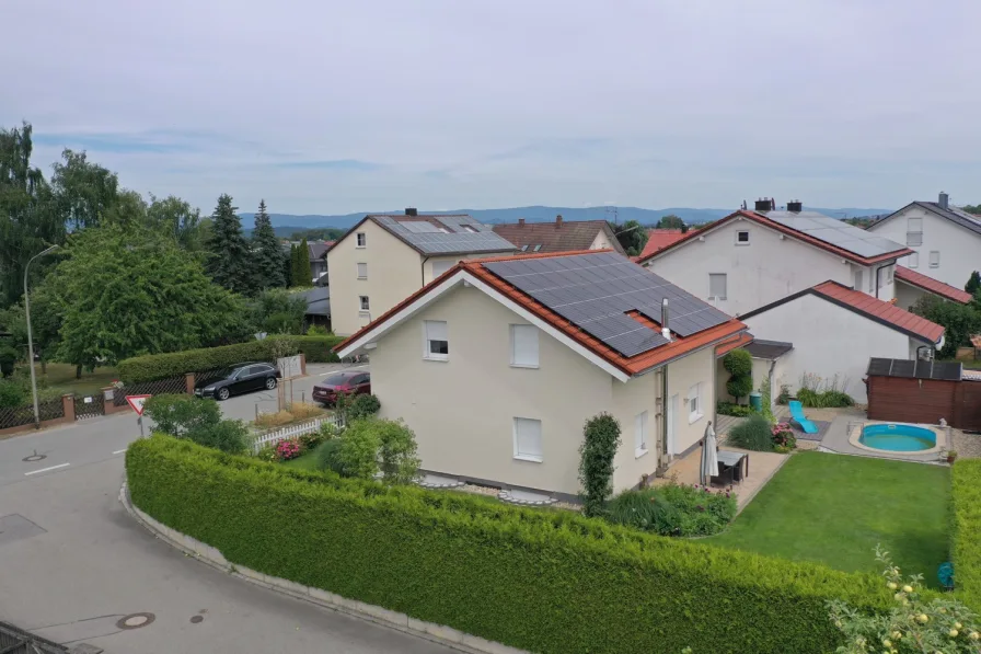 Ansicht - Haus mieten in Parkstetten - Familienfreundliches EFH mit PV-Anlage und herrlichem Garten in Parkstetten zu vermieten