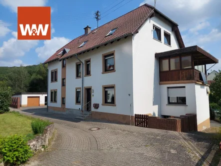 Anwesen in Löllbach - Haus kaufen in Löllbach - Viel Platz in drei Wohneinheiten!