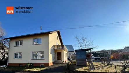 Außen  - Haus kaufen in Hattert / Hütte - Ehemaliges Bauernhaus mit angrenzender Scheune und Nebengebäude!