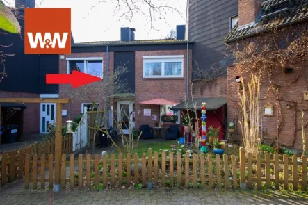 Hausansicht 1/2 - Haus kaufen in Bremen - Schönes Reihenmittelhaus mit kleinem Garten und viel Potenzial