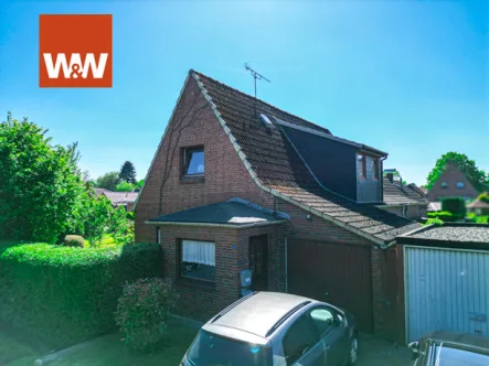 Hausansicht vorne 1/3 - Haus kaufen in Wilhelmshaven / Rüstersiel - Stark sanierungsbedürftiges EFH auf attraktivem Grundstück
