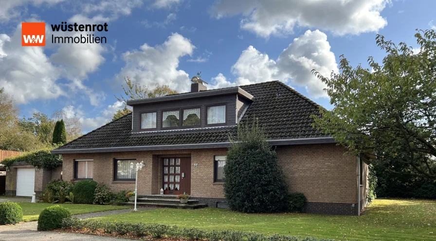 Titelfoto - Haus kaufen in Uplengen / Remels - Raumwunder-EFH mit großem Garten mitten in Uplengen-Remels